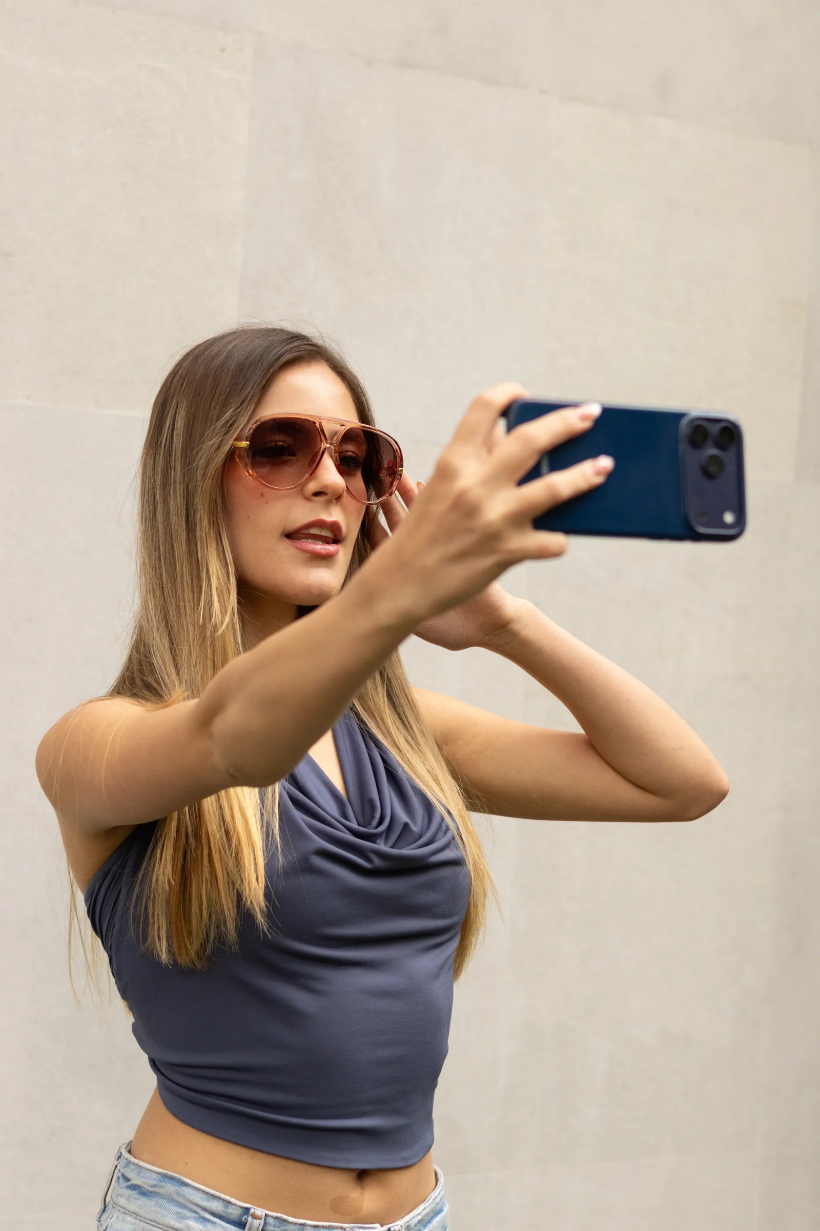 Un momento espontáneo con lentes Nunzia